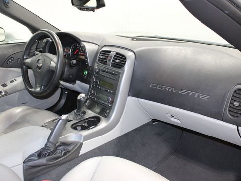 Used 2006 Chevrolet Corvette Convertible w/ Preferred Equipment Group image 25