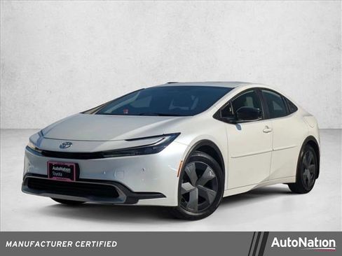 Certified 2024 Toyota Prius Prime SE image 1
