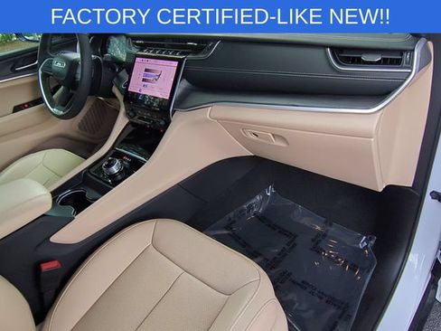 Certified 2025 Jeep Grand Cherokee Limited w/ Luxury Tech Group II RWD image 38