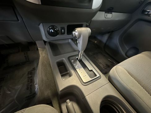 Used 2018 Nissan Frontier SV image 17