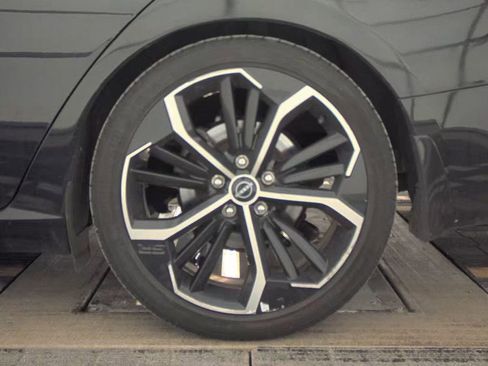 Used 2024 Nissan Altima 2.5 SR image 13