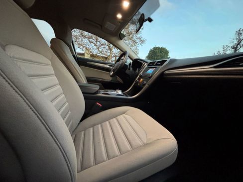 Used 2018 Ford Fusion S image 11