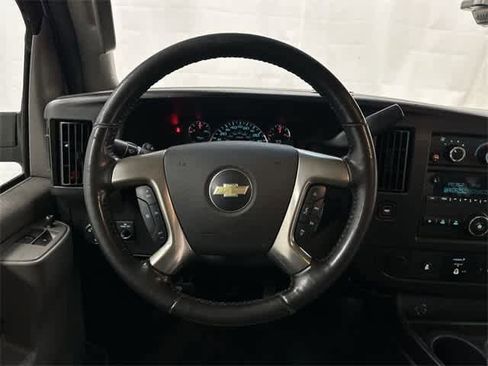 Used 2018 Chevrolet Express 2500 w/ Driver Convenience Package image 15