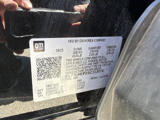 Used 2025 Chevrolet Trax LT FWD image 27