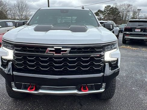 Used 2024 Chevrolet Silverado 1500 ZR2 w/ Technology Package image 2