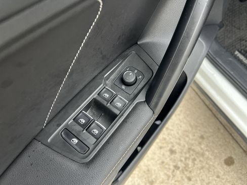 Certified 2023 Volkswagen Tiguan SE w/ Panoramic Sunroof Package FWD image 13