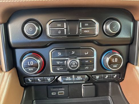 Used 2021 Chevrolet Tahoe High Country image 47