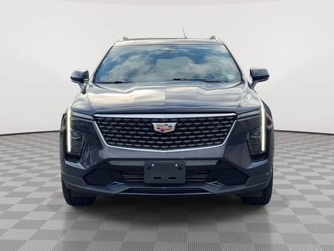 Used 2024 Cadillac XT4 Premium Luxury FWD image 2