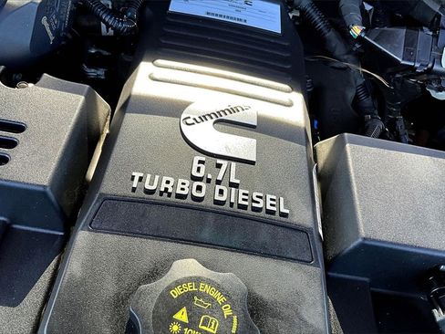 Used 2024 RAM 2500 Laramie w/ Safety Group image 35