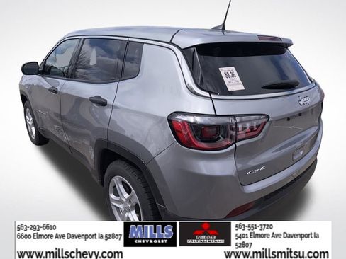 Used 2024 Jeep Compass Sport image 2