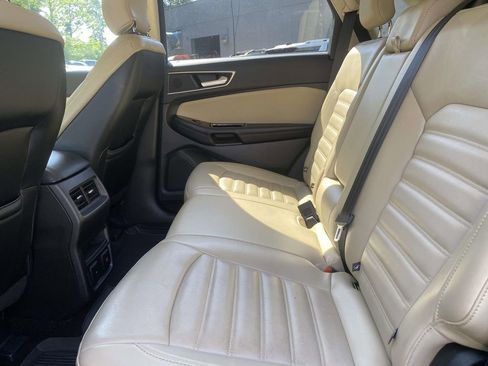 Used 2017 Ford Edge SEL w/ Equipment Group 201A AWD/4WD image 11