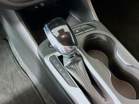 Used 2025 Buick Envista Preferred image 23