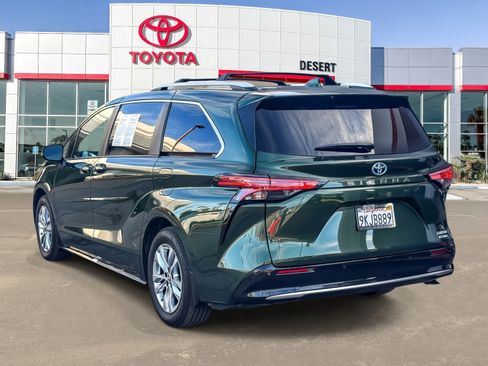 Used 2024 Toyota Sienna Limited image 5