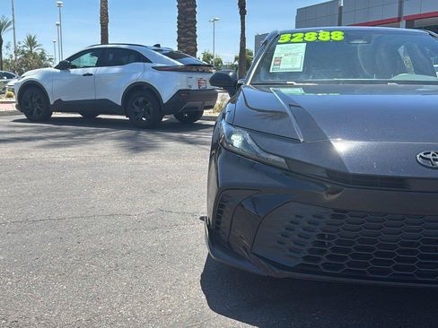 Used 2026 Toyota Camry SE FWD image 3