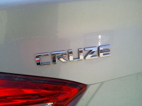 Used 2017 Chevrolet Cruze LS image 14