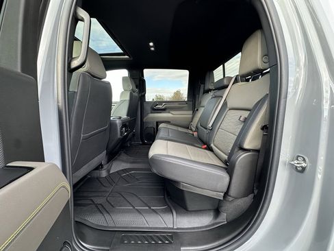 Used 2024 Chevrolet Silverado 2500 ZR2 w/ Technology Package image 13