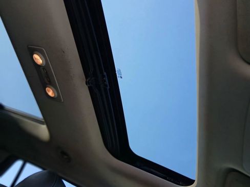 Used 2013 Buick Enclave Premium image 16