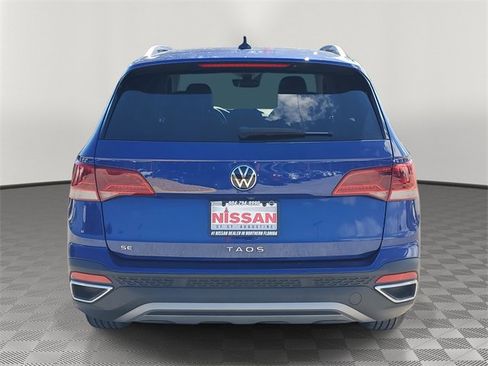 Used 2022 Volkswagen Taos SE image 3