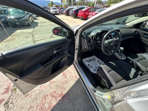 Used 2014 Chevrolet Cruze LT FWD image 11