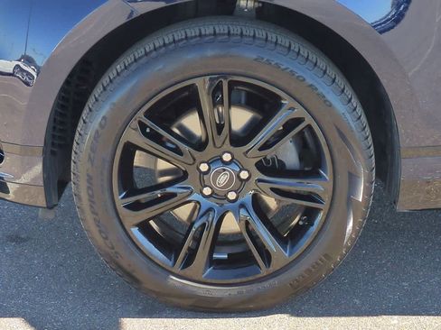 Used 2022 Land Rover Range Rover Velar R-Dynamic S image 12