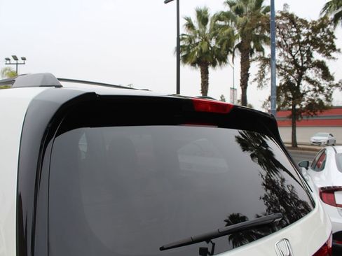 Used 2015 Honda Odyssey Touring Elite image 16