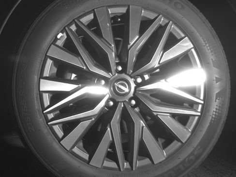 Used 2025 Nissan Altima 2.5 SV FWD image 9