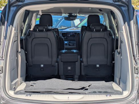 Used 2018 Chrysler Pacifica Limited w/ Advanced Safetytec Group image 13