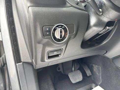 Used 2017 INFINITI QX30 Premium w/ Navigation Package AWD/4WD image 16