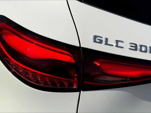 Certified 2025 Mercedes-Benz GLC 300 4MATIC image 18