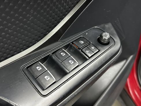 Used 2018 Toyota C-HR XLE image 11