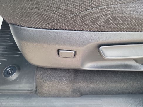 Used 2025 Toyota 4Runner SR5 AWD/4WD image 12