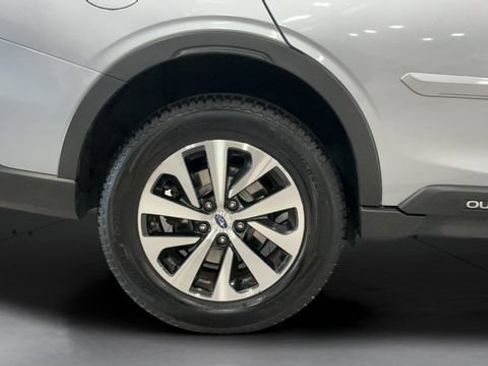 Used 2022 Subaru Outback Premium AWD/4WD image 23