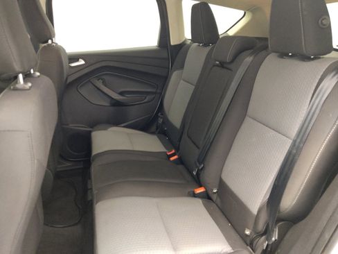 Used 2019 Ford Escape SE image 18