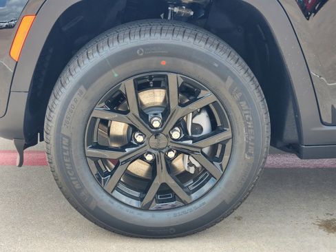 New 2026 Jeep Grand Cherokee Altitude AWD/4WD image 11