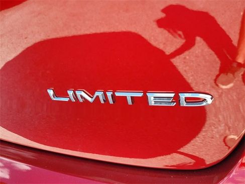 New 2026 Chrysler Pacifica Limited image 13