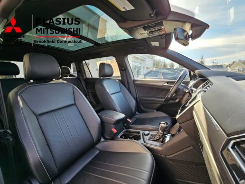 Used 2022 Volkswagen Tiguan SE R-Line image 16