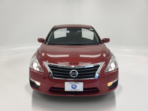 Used 2014 Nissan Altima 2.5 SV image 2