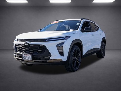 Used 2025 Chevrolet Trax ACTIV w/ Driver Confidence Package image 8