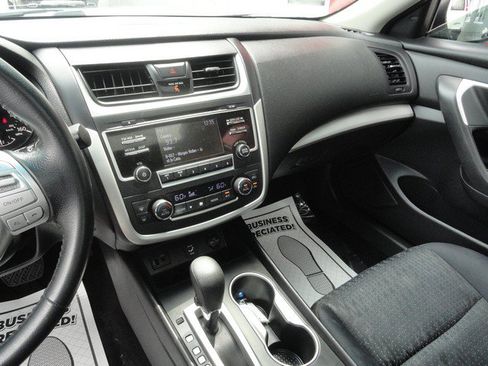 Used 2016 Nissan Altima 2.5 SV w/ Convenience Package FWD image 10