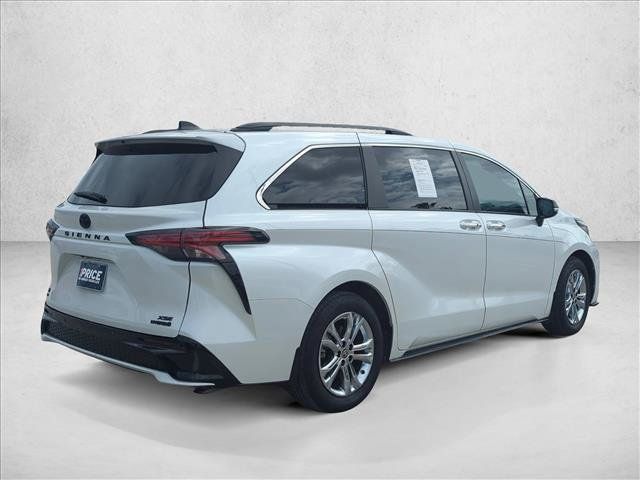 Certified 2023 Toyota Sienna XSE AWD/4WD image 5
