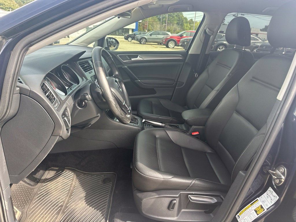 Used 2017 Volkswagen Golf Alltrack S AWD/4WD image 12
