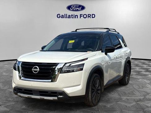 Used 2024 Nissan Pathfinder SL w/ SL Premium Package AWD/4WD image 1