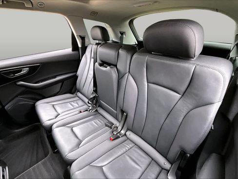 Used 2023 Audi Q7 3.0T Premium AWD/4WD image 39