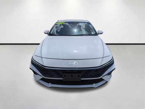 Used 2024 Hyundai Elantra SE image 9