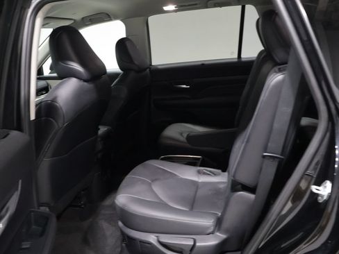 Certified 2024 Toyota Grand Highlander AWD image 18