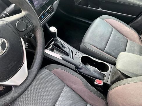 Used 2019 Toyota Corolla LE image 15