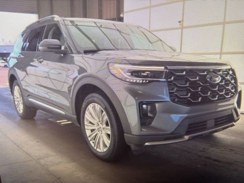 Used 2025 Ford Explorer Platinum w/ LUX Leather Package image 21