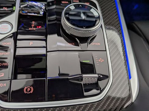 Used 2026 BMW X7 M60i image 39