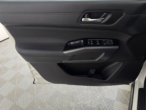 Used 2023 Nissan Pathfinder SL image 10