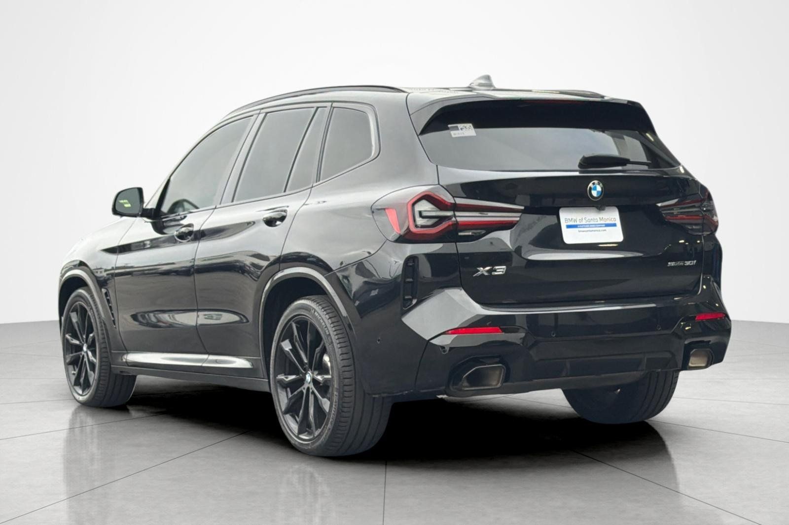 Used 2024 BMW X3 sDrive30i w/ Premium Package RWD image 3